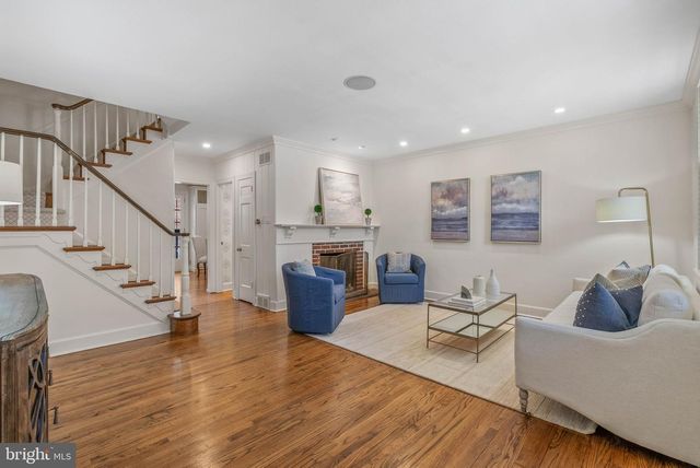 207 DELANCEY ST, Philadelphia, PA 19106