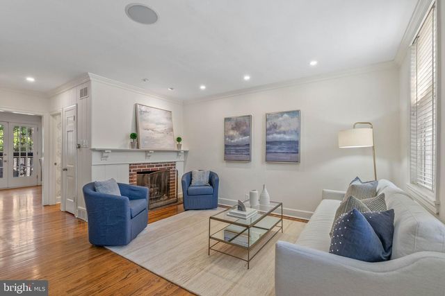207 DELANCEY ST, Philadelphia, PA 19106