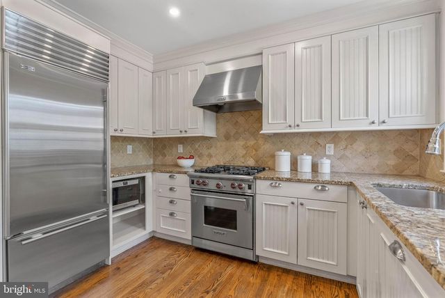 207 DELANCEY ST, Philadelphia, PA 19106