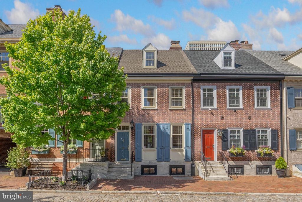 207 DELANCEY ST, Philadelphia, PA 19106