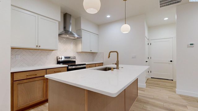 4537 Grove Court, West Richland, WA 99353