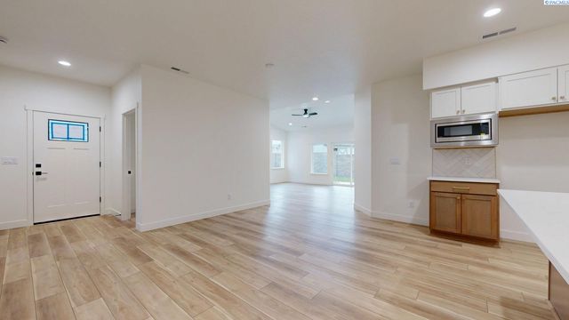 4537 Grove Court, West Richland, WA 99353