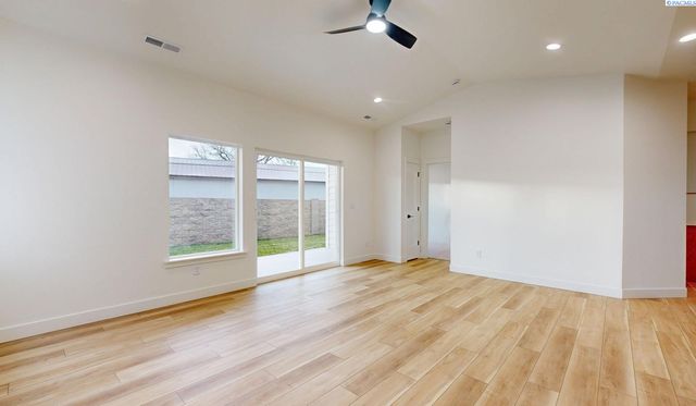 4537 Grove Court, West Richland, WA 99353