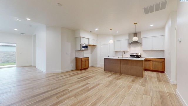 4537 Grove Court, West Richland, WA 99353