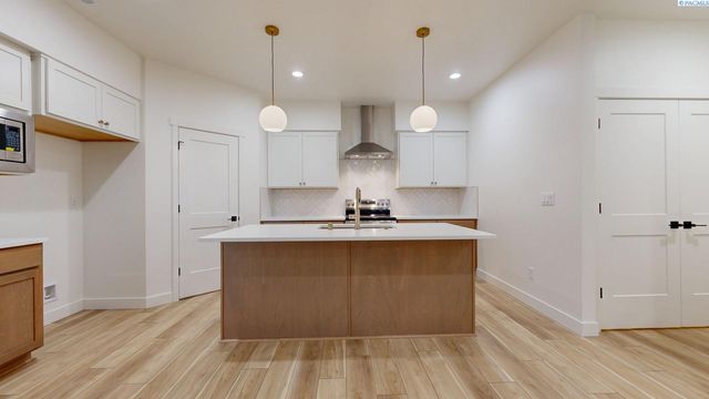 4537 Grove Court, West Richland, WA 99353