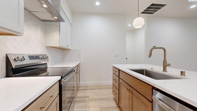 4537 Grove Court, West Richland, WA 99353