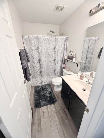 1896 Falcon Crest Circle, Hebron, KY 41048
