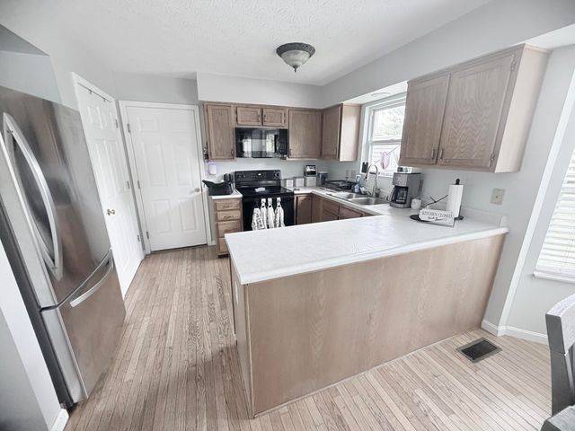 1896 Falcon Crest Circle, Hebron, KY 41048
