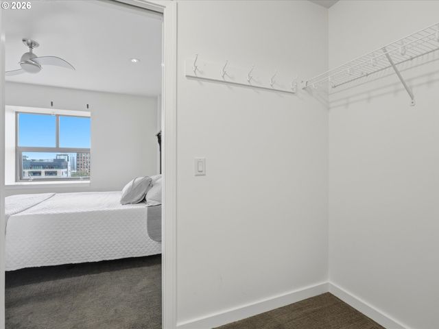 1025 Nw COUCH St, Portland, OR 97209