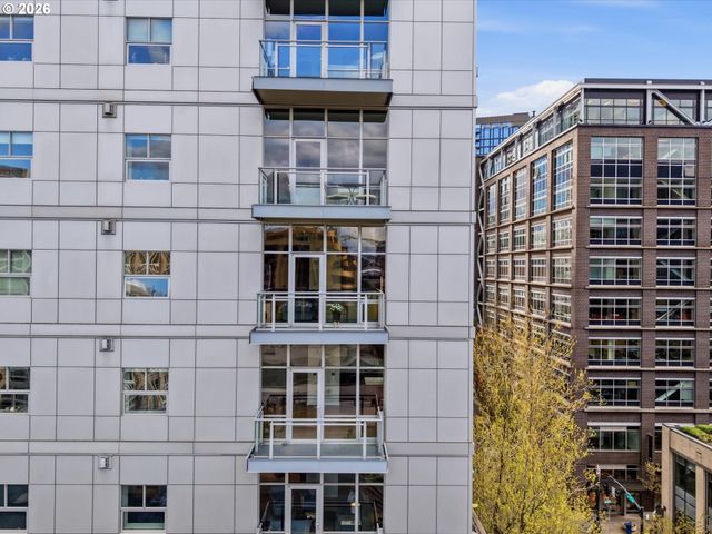 1025 Nw COUCH St, Portland, OR 97209