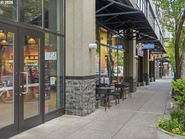 1025 Nw COUCH St, Portland, OR 97209