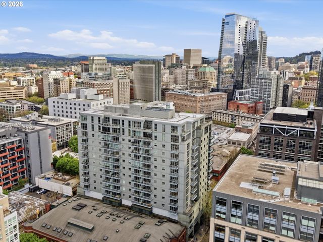 1025 Nw COUCH St, Portland, OR 97209