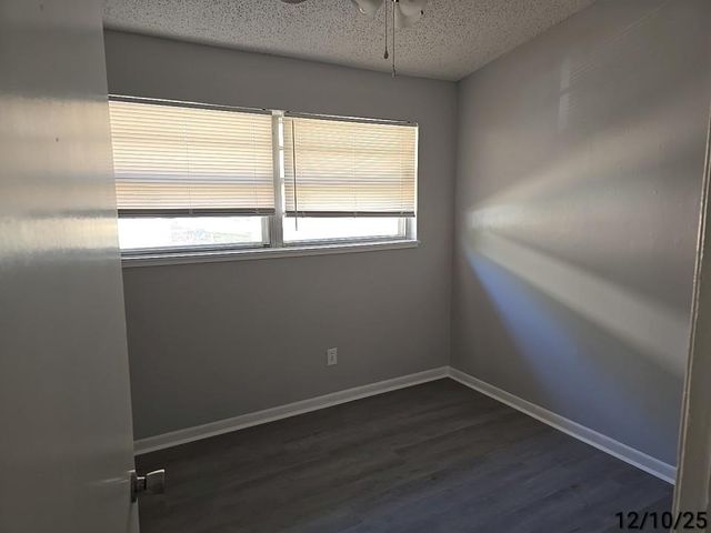 1715 ROSCOMMOM Drive, Alexandria, LA 71301