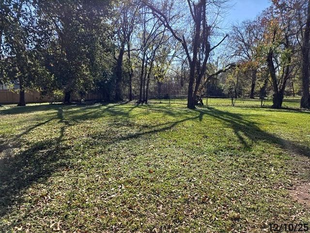 1715 ROSCOMMOM Drive, Alexandria, LA 71301