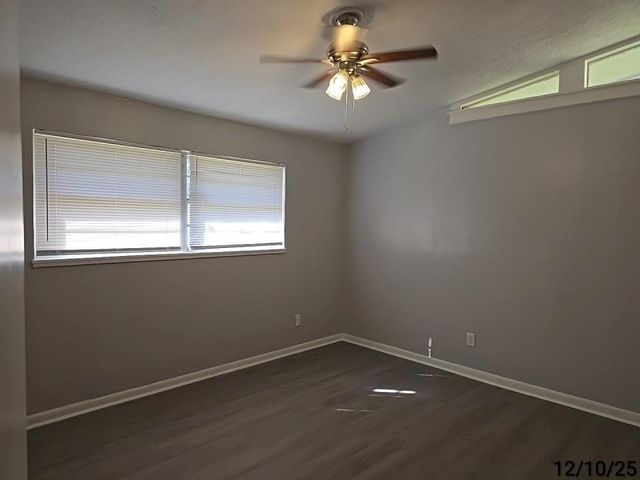 1715 ROSCOMMOM Drive, Alexandria, LA 71301