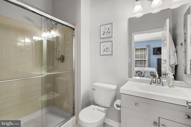 6592 SKYLEMAR TRL, Centreville, VA 20121