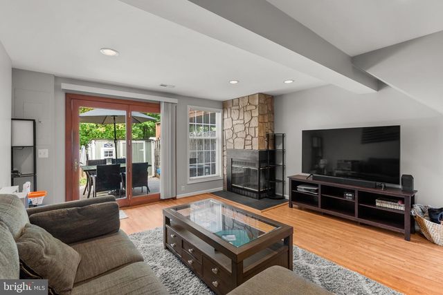 6592 SKYLEMAR TRL, Centreville, VA 20121
