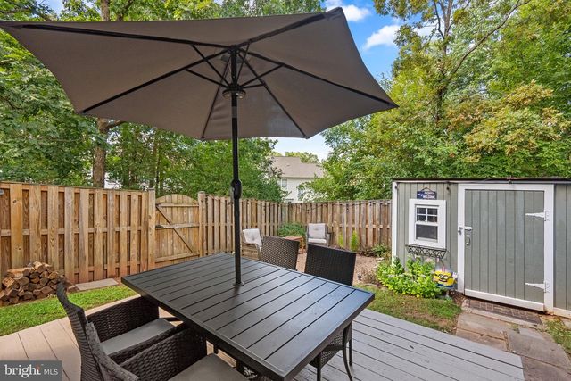 6592 SKYLEMAR TRL, Centreville, VA 20121