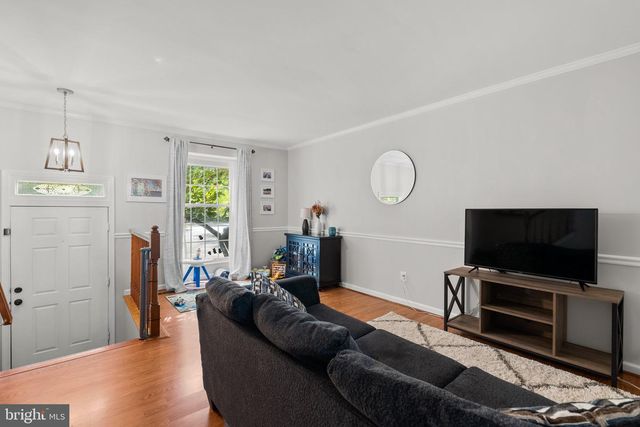 6592 SKYLEMAR TRL, Centreville, VA 20121