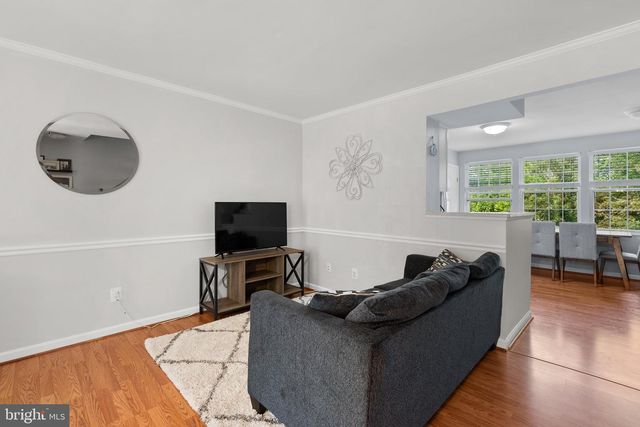 6592 SKYLEMAR TRL, Centreville, VA 20121