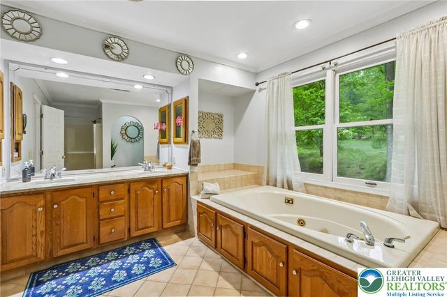750 Texas Road, Easton, PA 18042