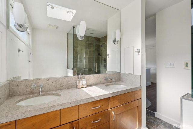 176 Castro Street, San Francisco, CA 94114