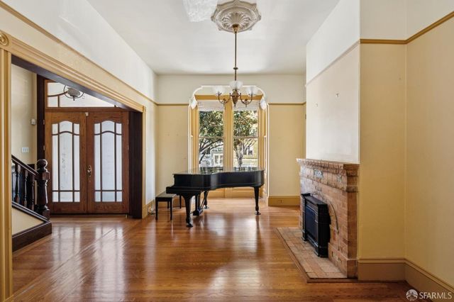 176 Castro Street, San Francisco, CA 94114