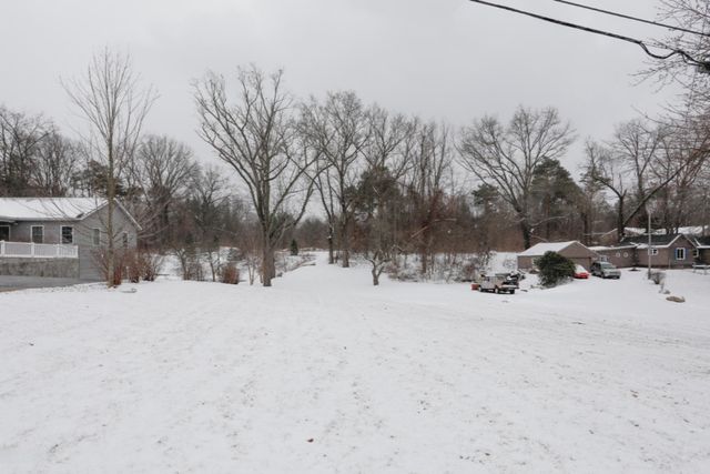 8095 Stadium Drive, Oshtemo Twp, MI 49009