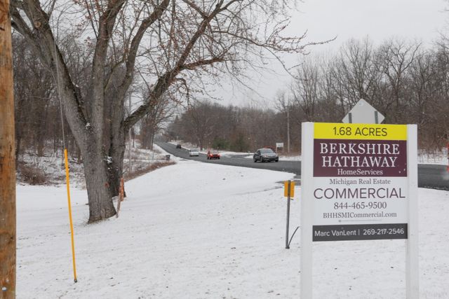 8095 Stadium Drive, Oshtemo Twp, MI 49009