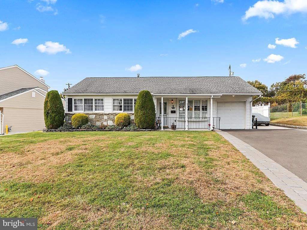 1238 HIVIEW DR, Southampton, PA 18966