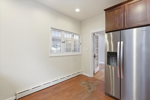 1421 W Juneway Terrace W, Chicago, IL 60626