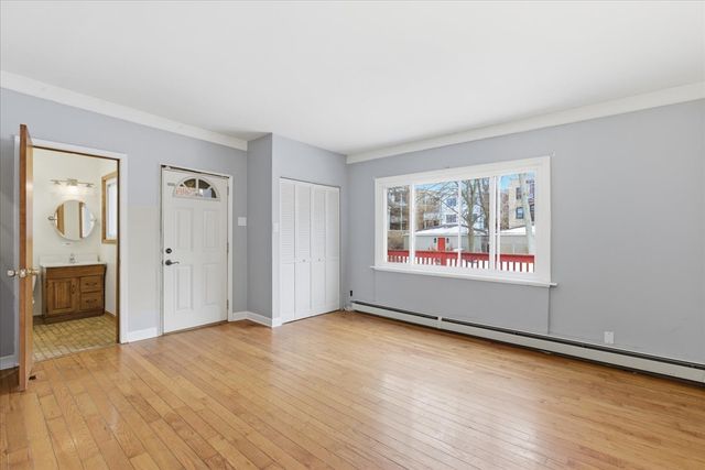 1421 W Juneway Terrace W, Chicago, IL 60626