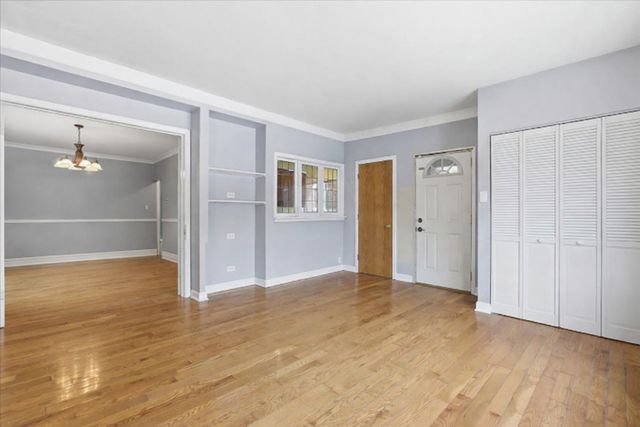 1421 W Juneway Terrace W, Chicago, IL 60626