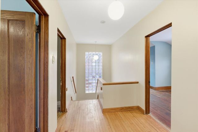 1421 W Juneway Terrace W, Chicago, IL 60626