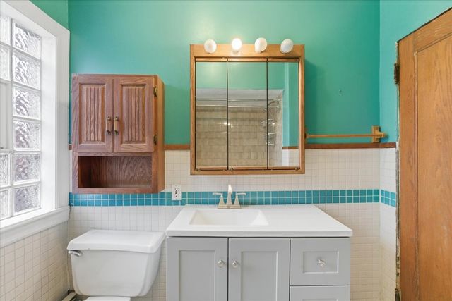 1421 W Juneway Terrace W, Chicago, IL 60626