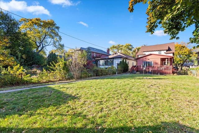 1421 W Juneway Terrace W, Chicago, IL 60626