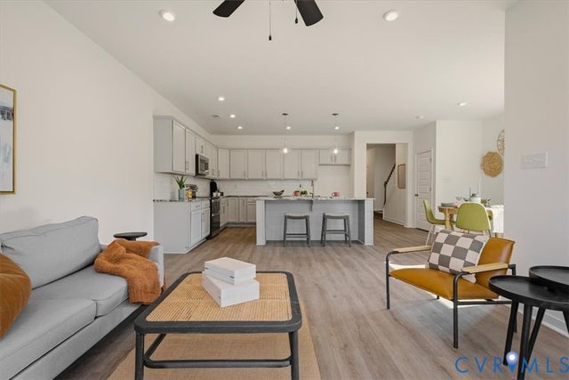 6640 Way Point Dr, Chester, VA 23234