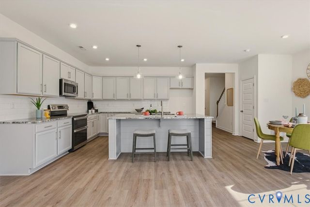 6640 Way Point Dr, Chester, VA 23234