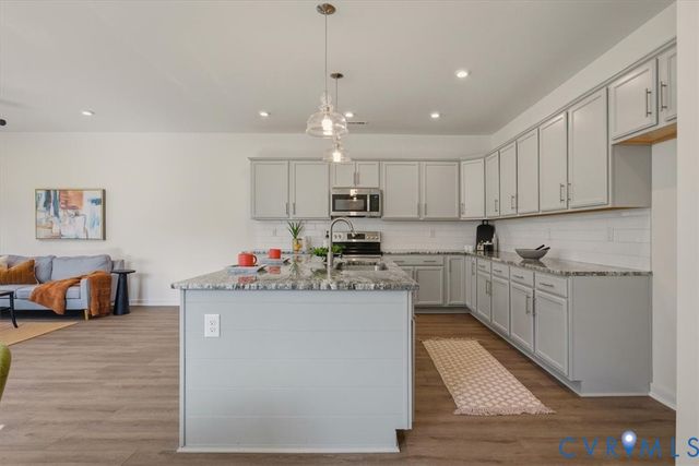 6640 Way Point Dr, Chester, VA 23234