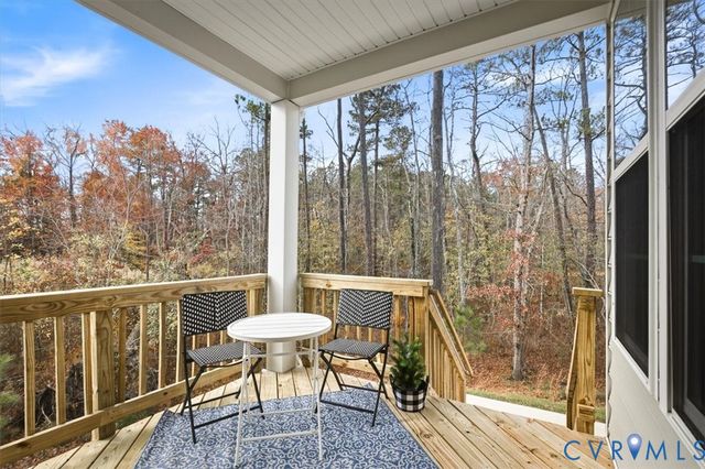 6640 Way Point Dr, Chester, VA 23234