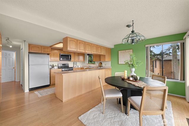 214 Bayside Road, Bellingham, WA 98225