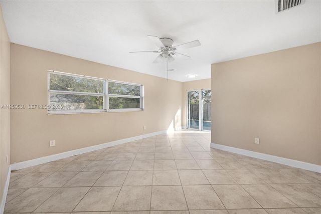 1745 N Goldeneye Ln, Homestead, FL 33035