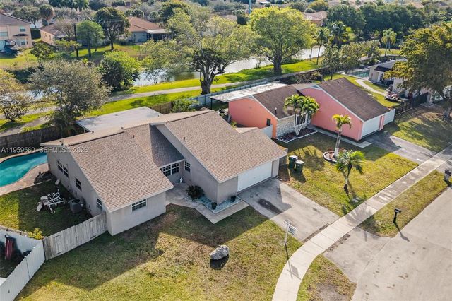 1745 N Goldeneye Ln, Homestead, FL 33035