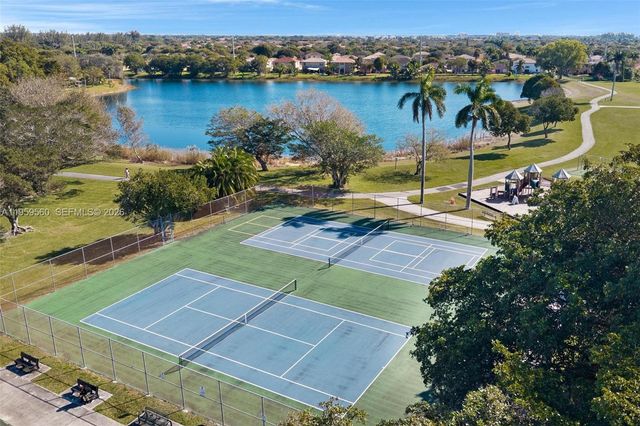 1745 N Goldeneye Ln, Homestead, FL 33035