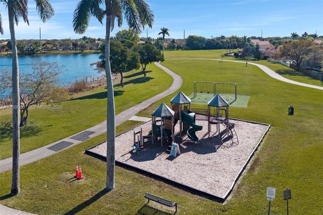 1745 N Goldeneye Ln, Homestead, FL 33035