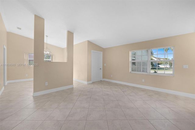 1745 N Goldeneye Ln, Homestead, FL 33035