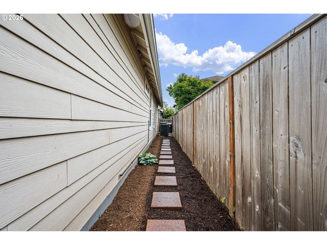 1620 HAMLET Ln, Eugene, OR 97402