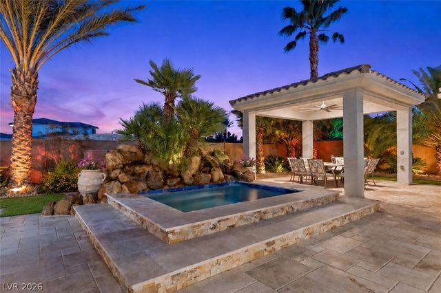 2204 Trident Maple Street, Las Vegas, NV 89117