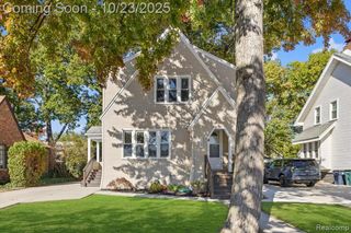 129 E Maryland Avenue, Royal Oak, MI 48067
