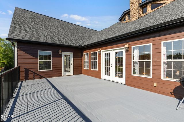 2869 Luther Catlett Circle, Sevierville, TN 37876